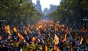 Multitudinaria marcha en Barcelona a favor de la unidad de España