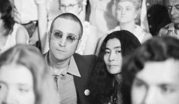  Detienen sospechoso de robar diarios de John Lennon hace 10 años 
