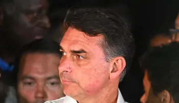 Flávio Bolsonaro denuncia que la Justicia le retiró el pasaporte y le impide salir de Brasil