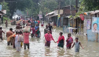 Inundaciones en el sur de Asia dejan cientos de muertos y miles más en riesgo