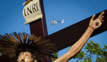 Una alcaldesa de Colombia causa polémica al entregarle las llaves de la ciudad a Jesucristo