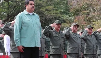 Una oposición golpeada intentará en 2017 reavivar presión por salida de Maduro