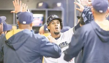 Carlos Gómez pega jonrón; Juan Uribe se va de 4-3 con los Dodgers