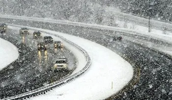 Nevadas causan cierre de 212 km de carretera en Nueva York 