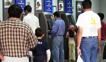 Tocar recibos de cajero puede aumentar absorción de sustancia peligrosa 