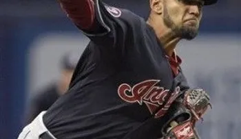 Salazar luce e Indios pegan 3 jonrones para vencer a Rays 