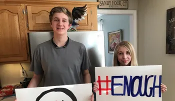 Sobreviviente de Sandy Hook se une a los estudiantes de Parkland para decir â??Ya bastaâ??