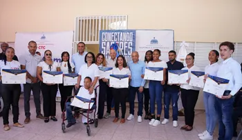 CTC certifican a 250 jóvenes en Jamao al Norte y fortalecen la inclusión digital