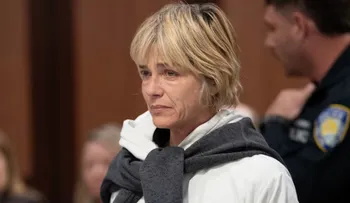 Selma Blair arrestada en el aeropuerto JFK: claves de los cargos por agresión