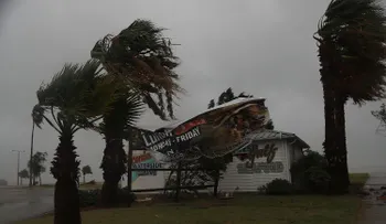 ¿Qué tan grave es Harvey comparado con otros devastadores huracanes?