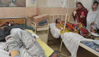 Al menos 10 muertos y 44 heridos en ataque suicida a una iglesia en Pakistán