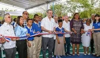 Presidente Luis Abinader inaugura liceo de 23 aulas y una inversión de 79 millones en sector Los Frailes 