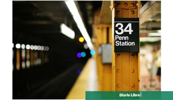 Incendio en tren de mantenimiento en Manhattan deja 12 heridos