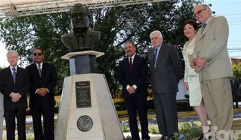 Danilo Medina encabeza acto de aniversario del periódico Listín Diario