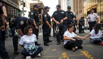 Autoridades armadas entran al hotel Trump en Panamá en medio de una disputa legal