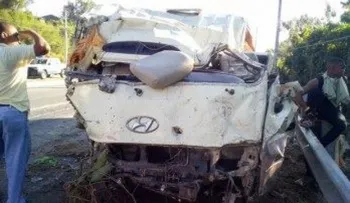 Fallece sargento Jhonny Cuevas al volcarse minibús; dos heridos 
