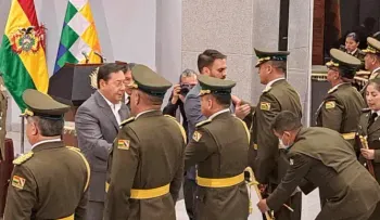 Presidente boliviano reemplaza comandante de la Policía por tercera vez