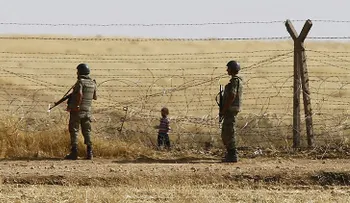 "Me ofreció 50 centavos": Crueles relatos de niños violados en un campo de refugiados en Turquía