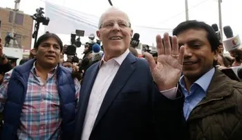 Perú: Kuczynski delante de Fujimori, según sondeos boca urna