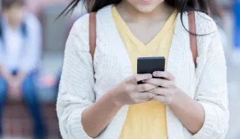 Instagram y Tinder regresan a sus orígenes con funciones solo para universitarios: ¿cuáles son las novedades?