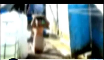 Consternación: Otro caso de madre castigando su hijo (VIDEO)