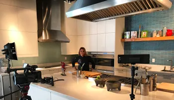 Chef Lorena García nos enseña a cocinar pan de bono en solo minutos
