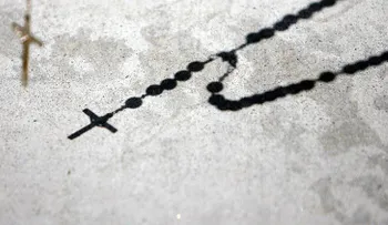 "Es un monstruo": un exsacerdote católico se enfrenta a sus víctimas durante el juicio