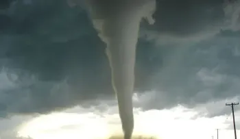 Al menos 50 personas mueren por impactos de tornados en EEUU