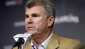 Dan Jennings, de gerente general a mánager de los Marlins 
