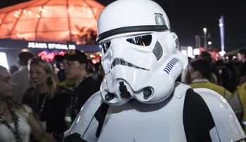 ¿Por qué los cines en EE.UU. prohibirán las máscaras de Star Wars?