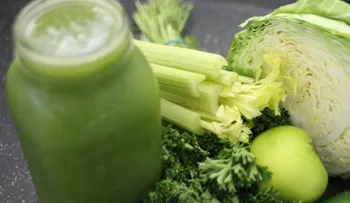 Jugo de frutas y verduras para una piel y cabello radiante