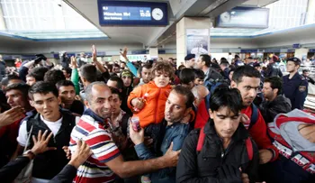 La avalancha de inmigrantes alcanza Austria y se preve que siga su camino hacia Alemania