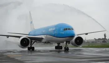 Un avión realiza un vuelo de seis horas "a ninguna parte" tras chocar contra un ave en pleno trayecto