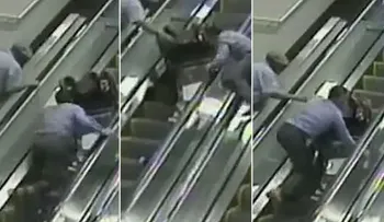 El terrible momento en que una anciana en silla de ruedas cae por una escalera mecánica en un aeropuerto
