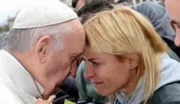 Así fue el emotivo encuentro entre Eugenia Tobal y el Papa Francisco