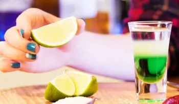 Tequila con un poco de limón: Una alternativa eficaz para prevenir la osteoporosis