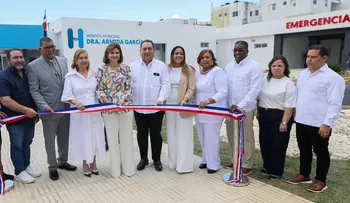 Vice Raquel Peña inaugura hospital y da palazo para ampliar Morillo King