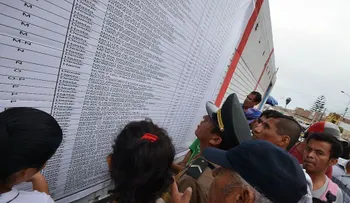 Los peruanos van a las urnas para elegir a su próximo presidente