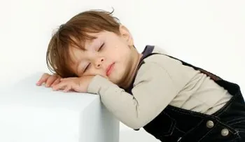 Acostar tarde a los niños limita su poder cerebral
