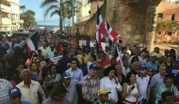 Polo Patriótico inicia recolección de firmas para muro en la frontera