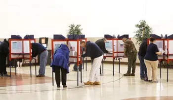 Comienza la votación de las disputadas legislativas en EE.UU