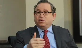 Guarocuya Félix acusa Abinader de manipular información