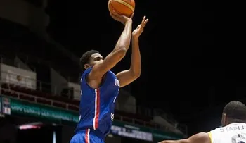 Roberts forma el cinco de RD en la NBA