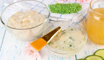 Para rejuvenecer apariencia: Mascarillas de leche y levadura de cerveza
