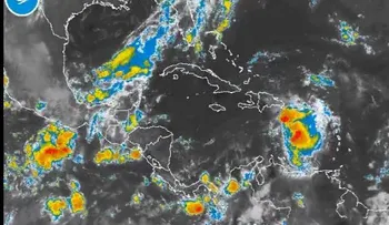 Tormenta Erika ha cambiado varias veces de dirección
