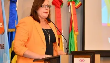 Ministra Mujer propone mujeres embarazadas no vayan a la cárcel