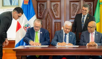 Senado y Parlamento de Jamaica acuerdan desarrollar relaciones interparlamentarias