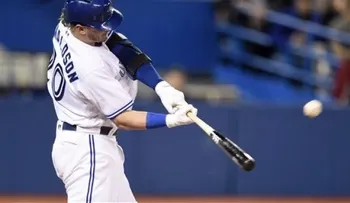 Azulejos vencen a Yanquis con par de jonrones