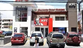 Leidy Yarisbel Pichardo, empleada de KFC es apresada y acusada de planificar asalto a sucursal 