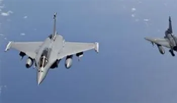 Francia bombardea masivamente posiciones del Estado Islámico en Siria
